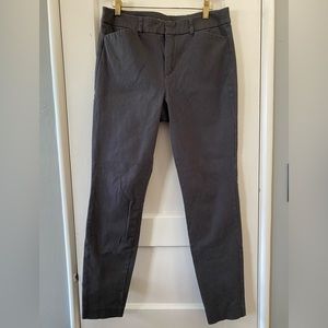 Old Navy Dark Heathered Grey High Rise Pixie Pants Size 10/10R